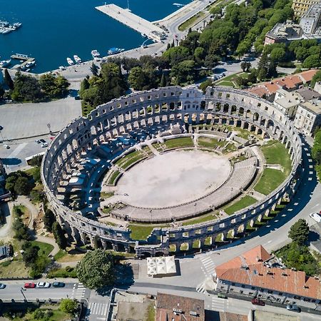 Feniks Fazana Apartman Esterno foto