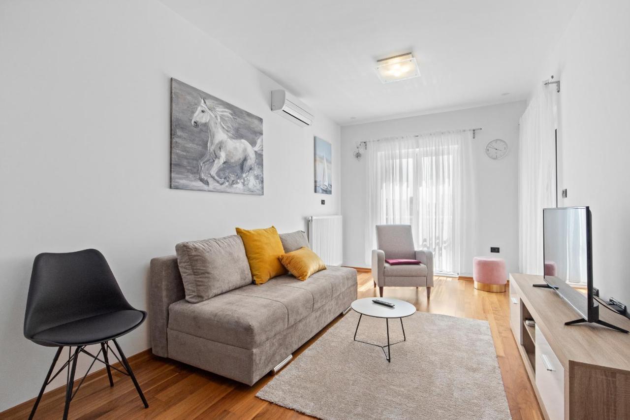 Feniks Fazana Apartman Esterno foto